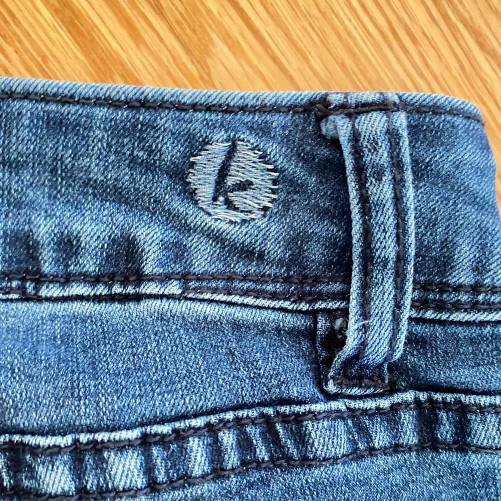 Kensie - mid rise jeans - Picture 13 of 14